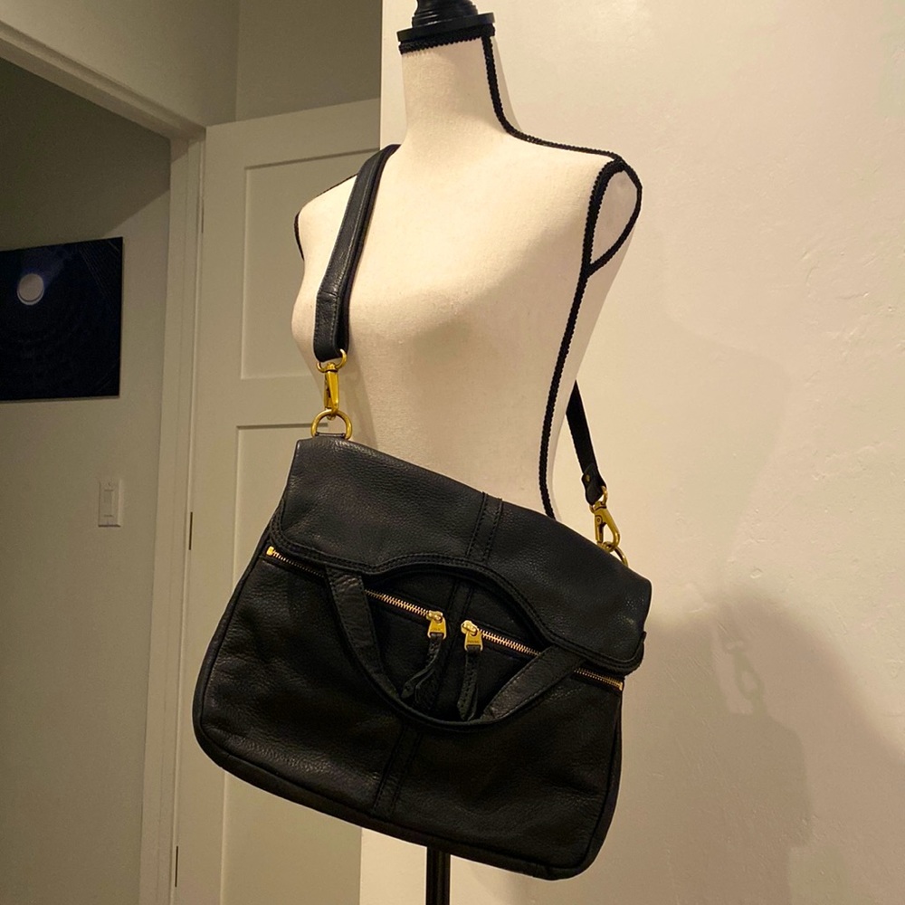 FOSSIL Crossbody Black Shoulder Purse w/ 3 large pockets EUC